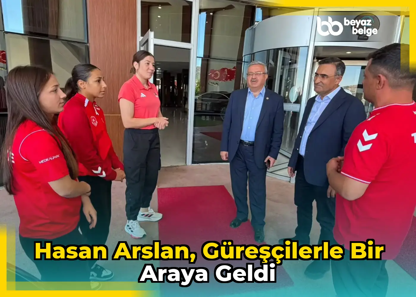 Hasan Arslan, güreşçilerle bir araya geldi