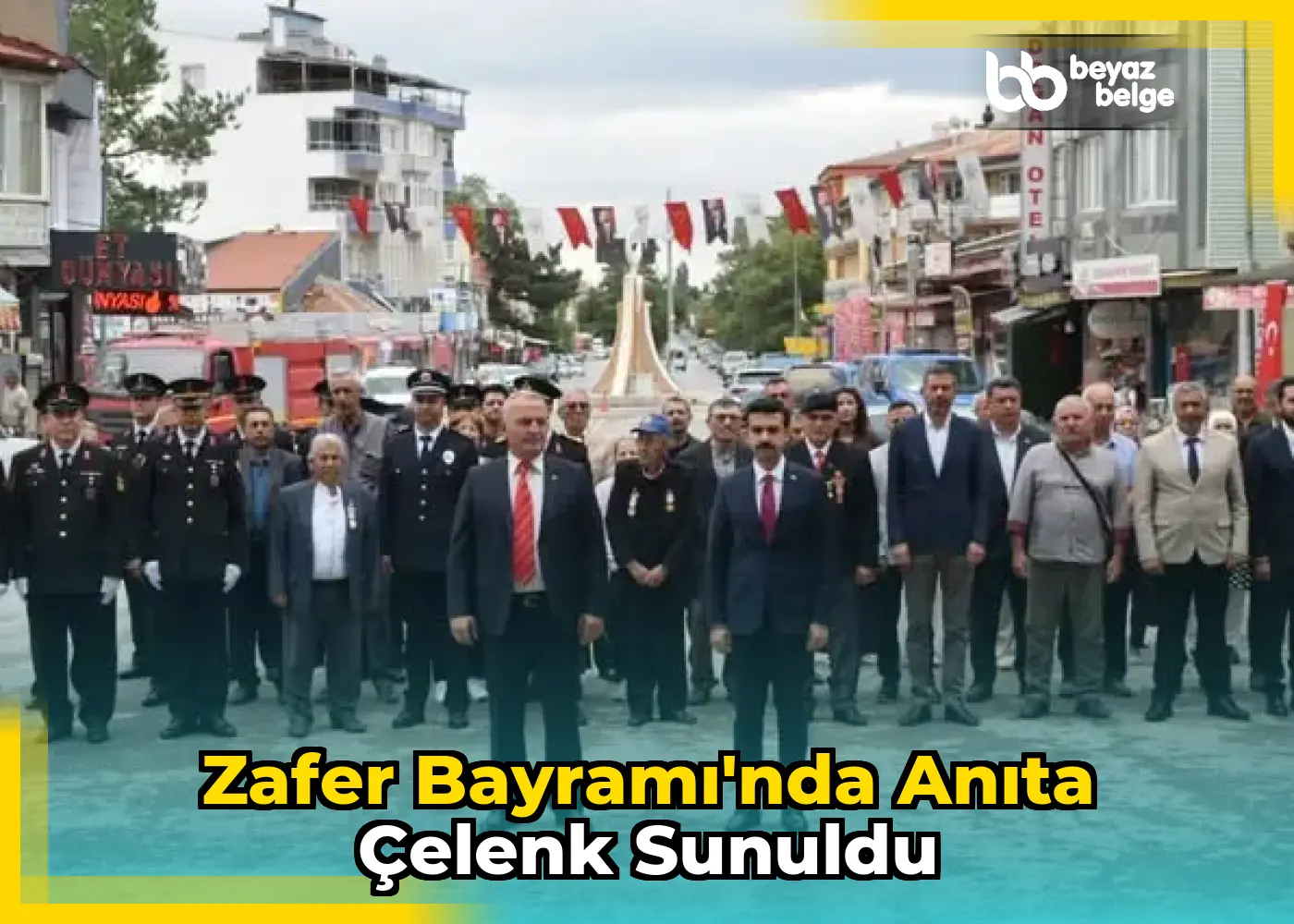 Zafer Bayramı'nda Anıta Çelenk Sunuldu