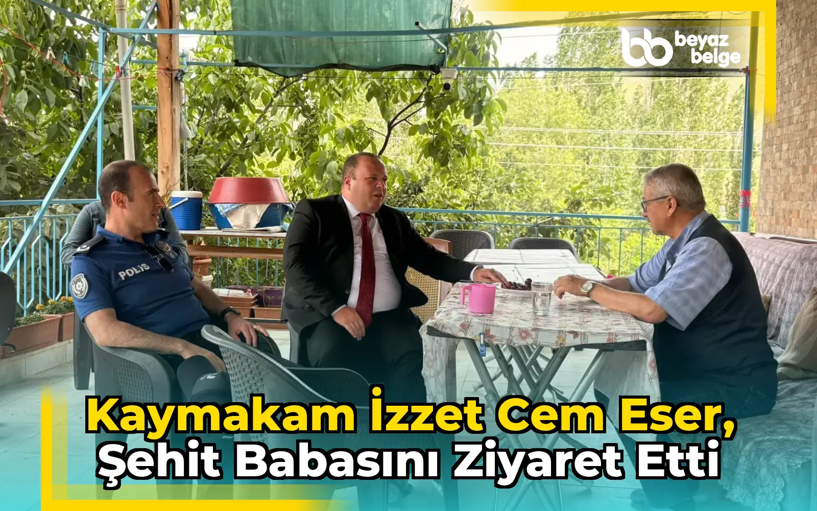 Kaymakam İzzet Cem Eser, şehit babasını ziyaret etti
