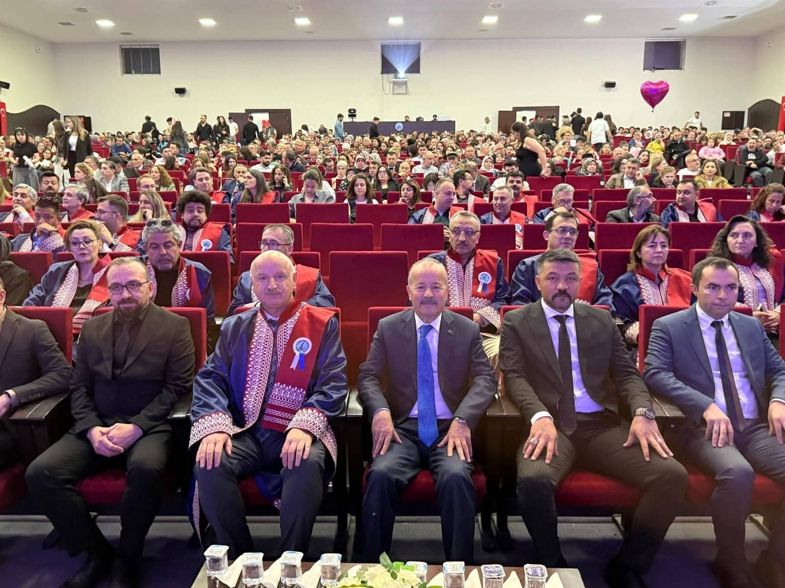 Afyonkarahisar'da Veterinerlik Fakültesi Mezuniyet Töreni