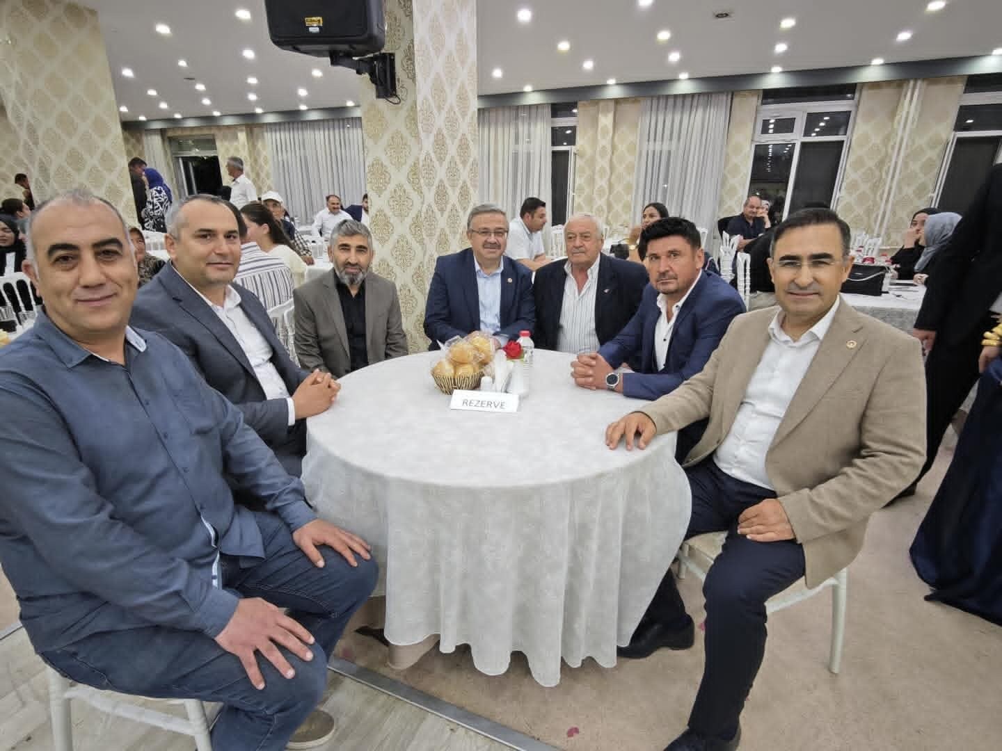 Milletvekilleri Genç Çiftin Mutluluğuna Ortak Oldu