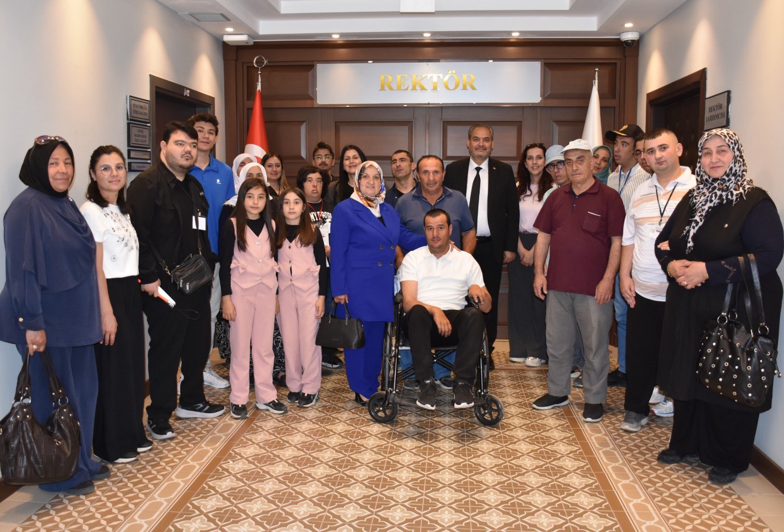 Dr. Valat Miroğlu Kliniği Birinci Yılını Kutluyor