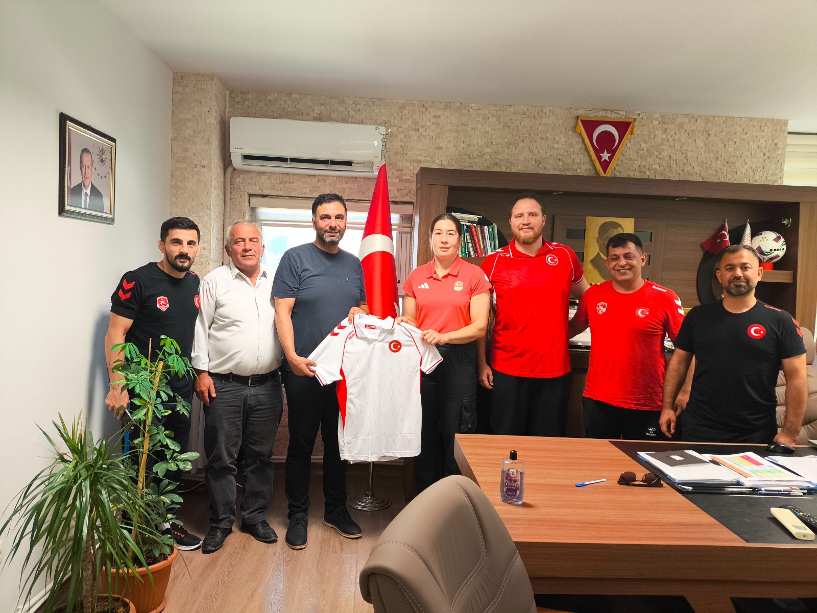 U-20 Kadın Güreş Milli Takımı Afyonkarahisar'da