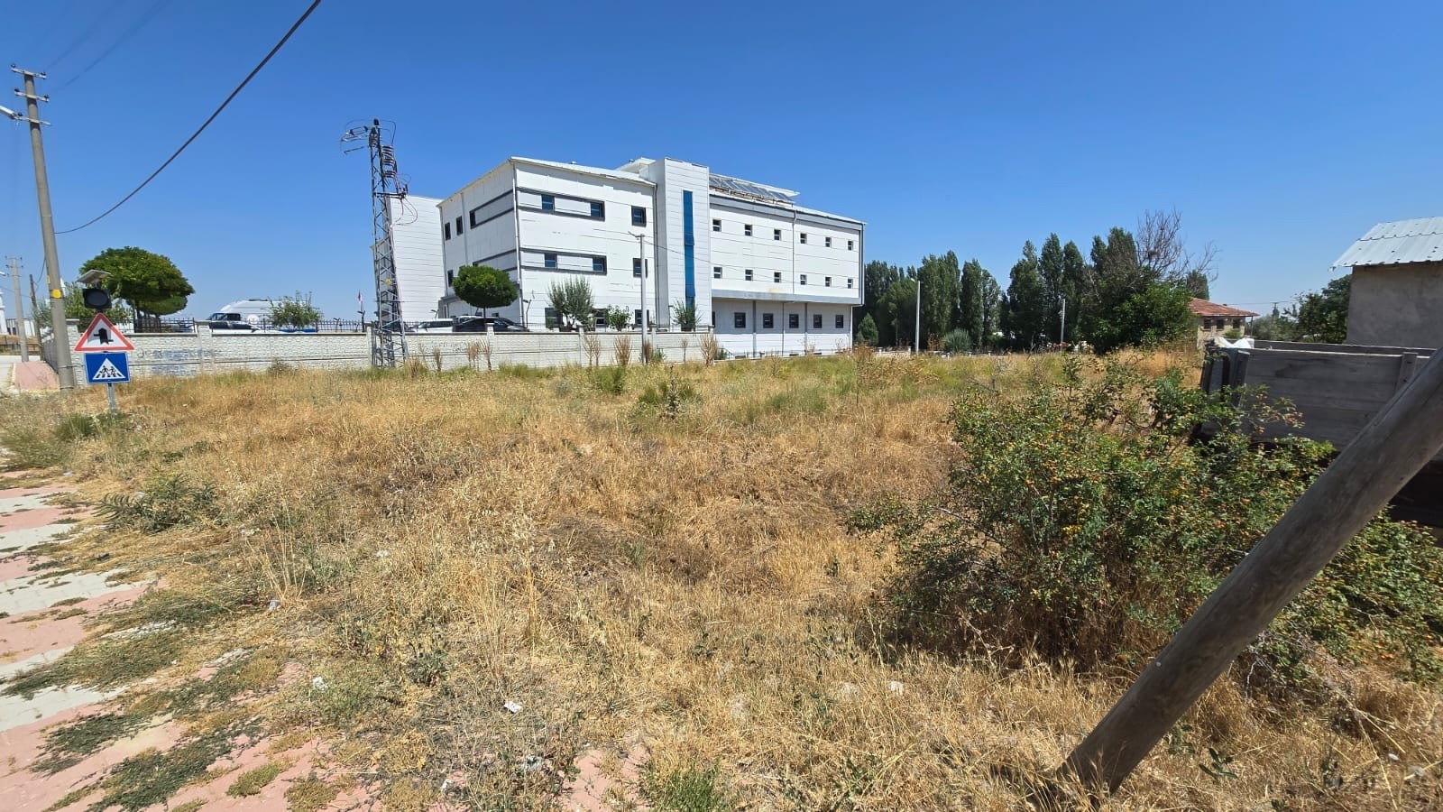 Sinanpaşa Belediyesi Arsa Satış İhalesi Yapıyor