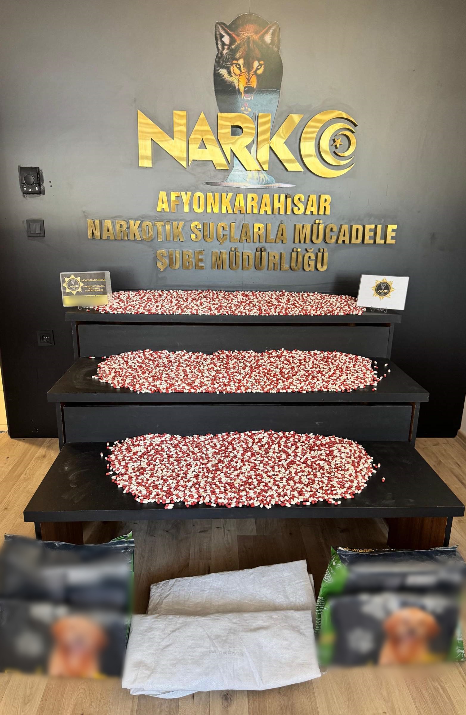 Şüpheli Kargo Paketlerinde Sentetik Ecza Maddesi Ele Geçirildi