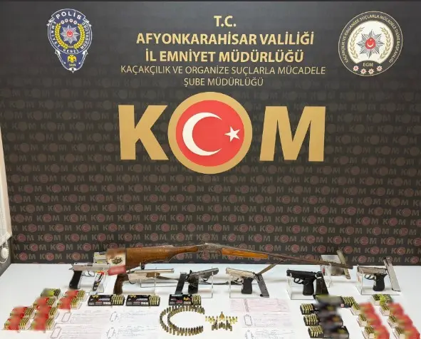ŞUHUT’TA TEFECİLİK VE SİLAH OPERASYONU